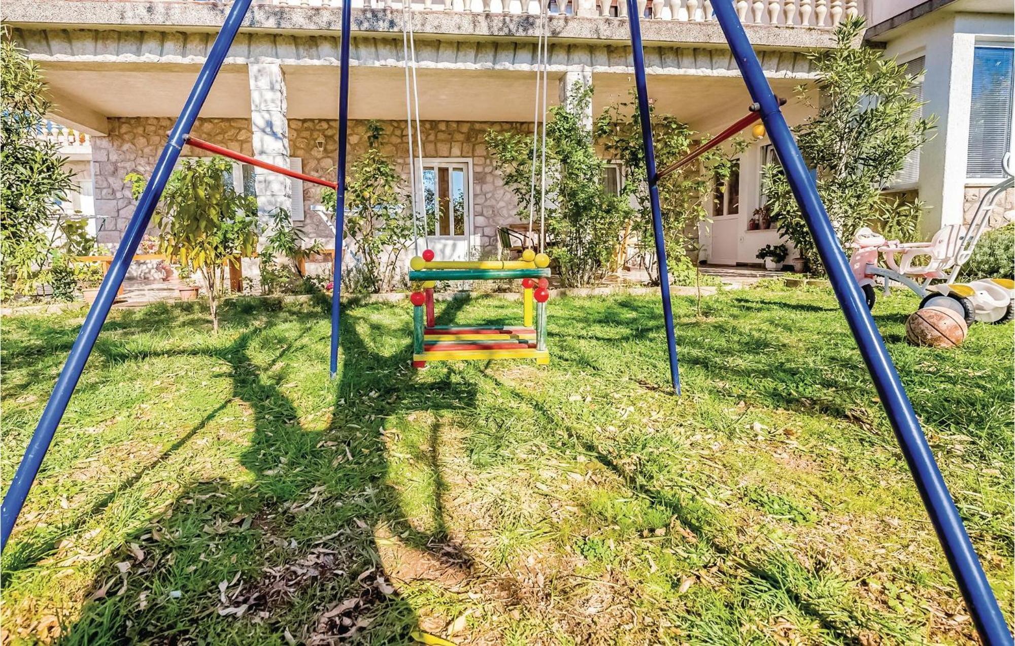 Stunning Apartment In Novi Vinodolski With Wifi Esterno foto
